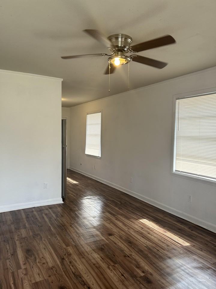 2113 23rd St N #2115 - Photo 2 of 6
