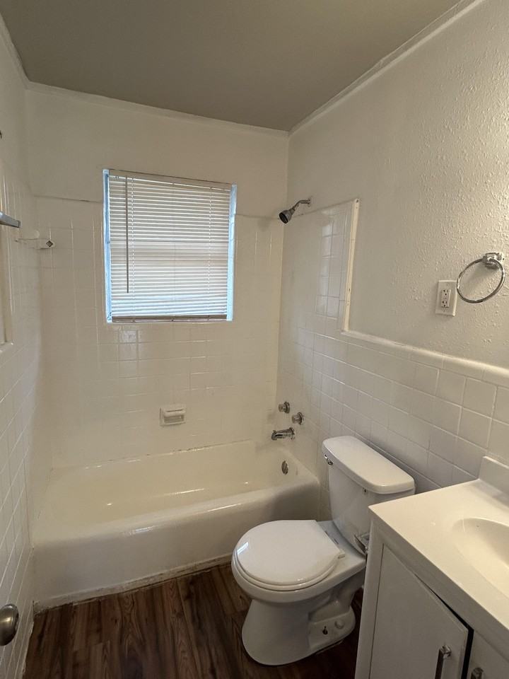 2113 23rd St N #2115 - Photo 4 of 6