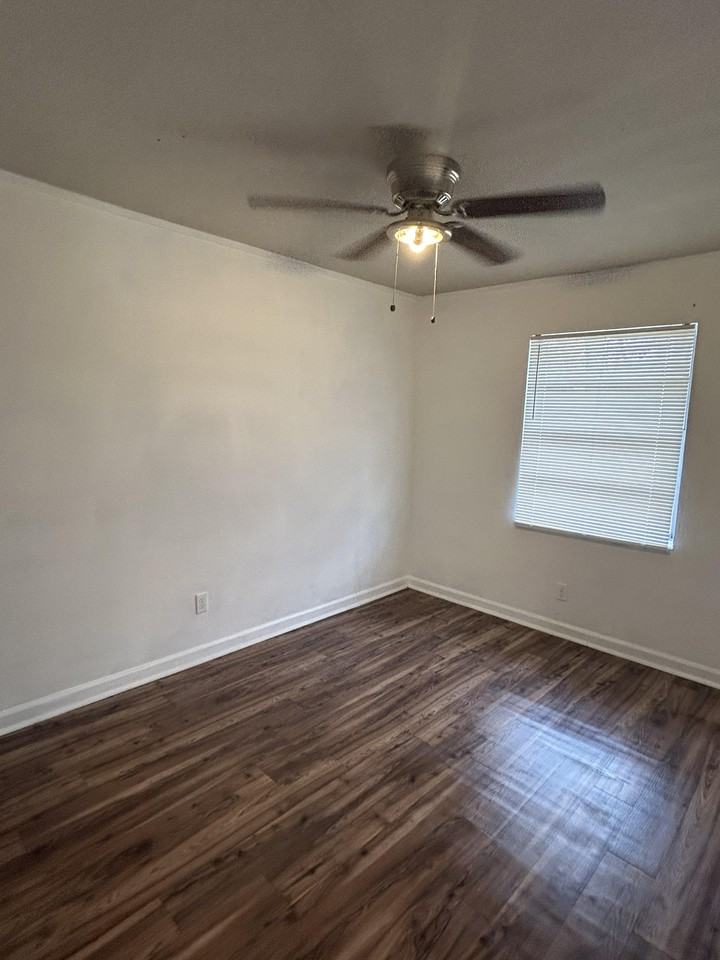 2113 23rd St N #2115 - Photo 5 of 6