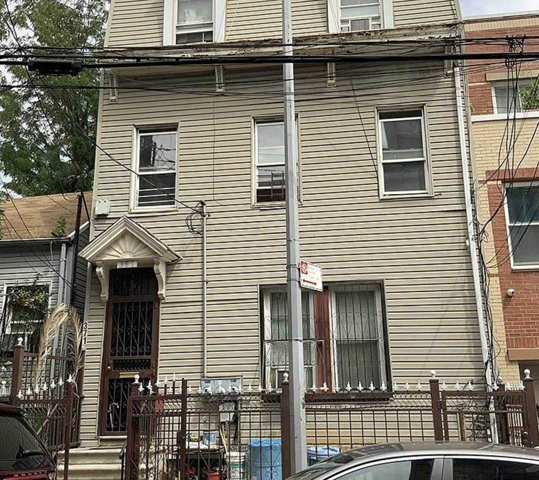 371 E 159th St #3