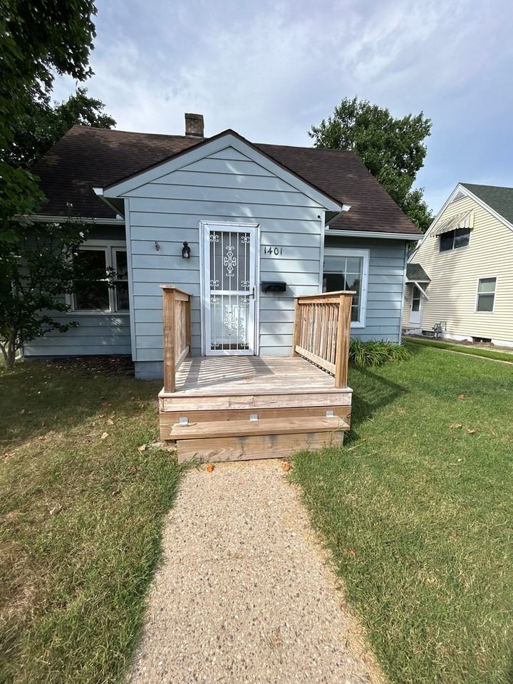 1401 E Dayton St - Photo 2 of 13