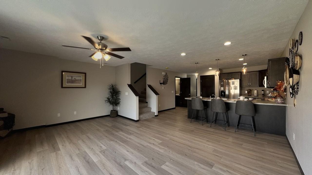 9460 W Dolores Dr - Photo 2 of 13