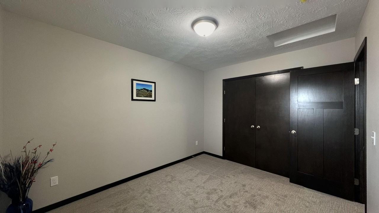 9460 W Dolores Dr - Photo 4 of 13