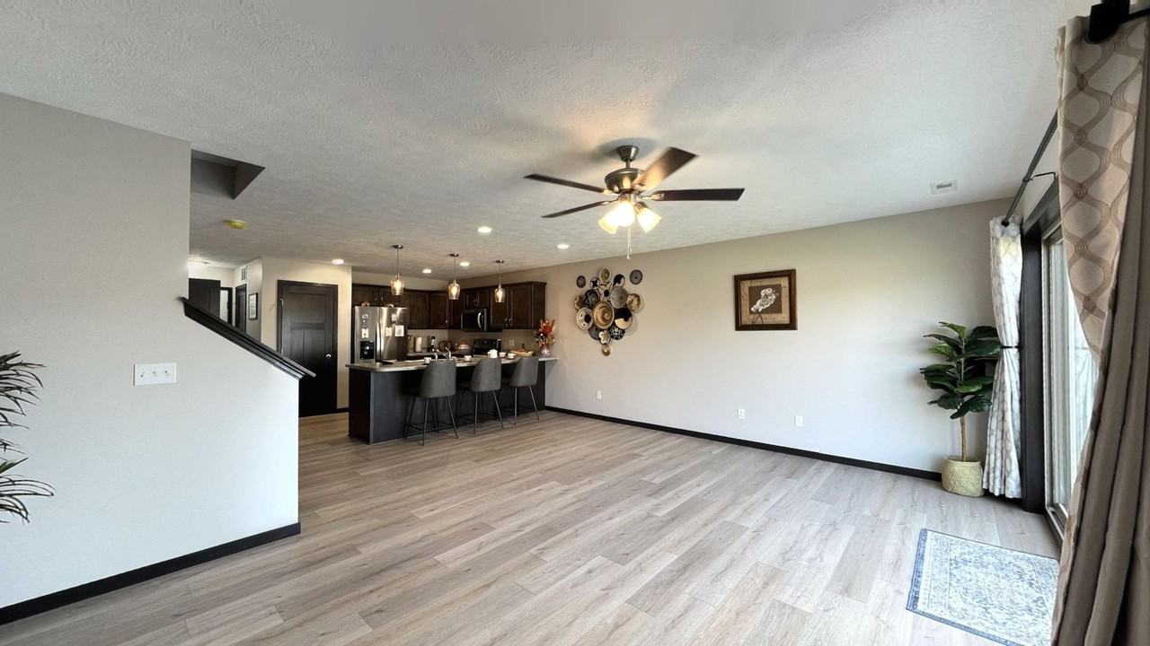 9460 W Dolores Dr - Photo 5 of 13