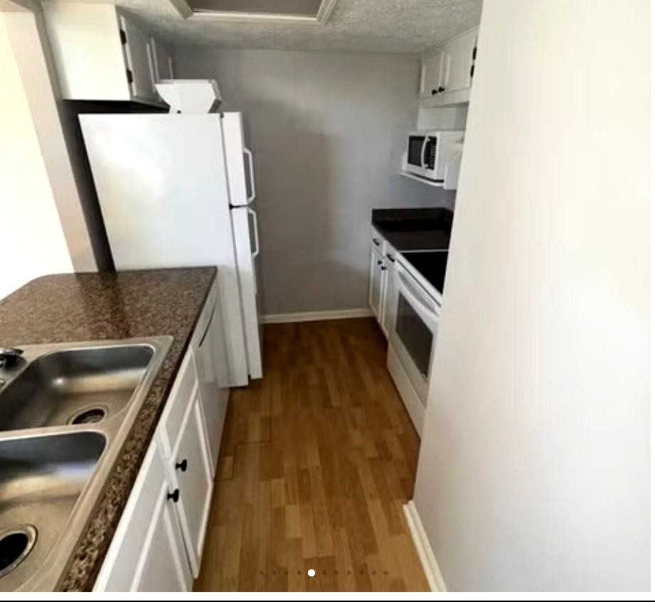 3417 Bay Point Way - Photo 4 of 10