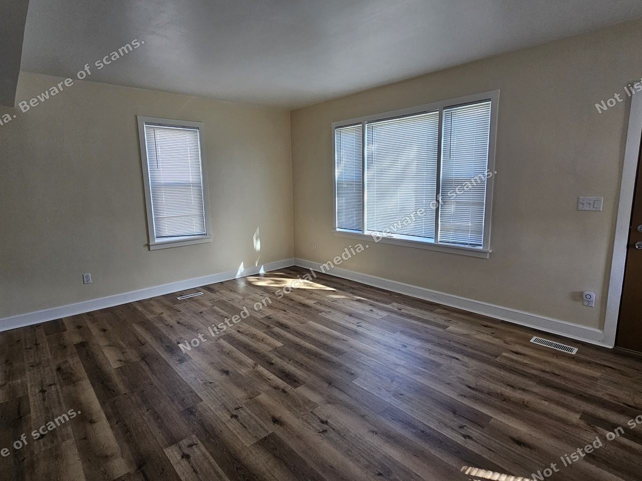 427 N Johnson St - Photo 4 of 13