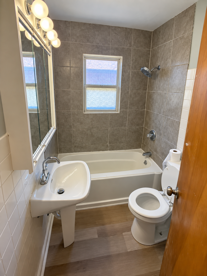 4819 Stratford Ave - Photo 4 of 8