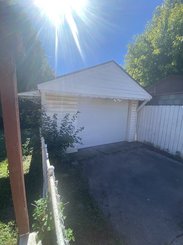 4819 Stratford Ave - Photo 3 of 8