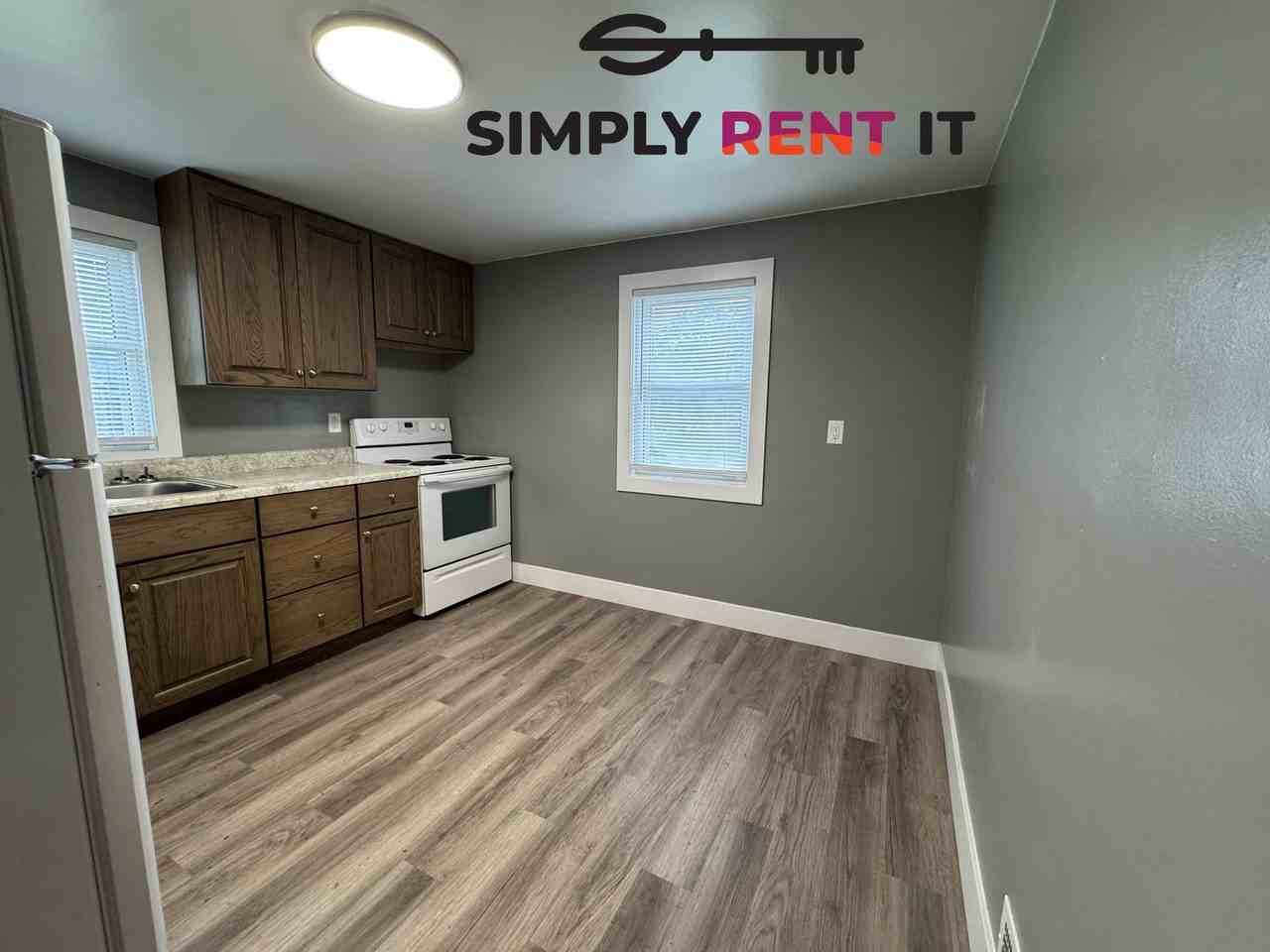 520 Hayward Ave - Photo 3 of 14