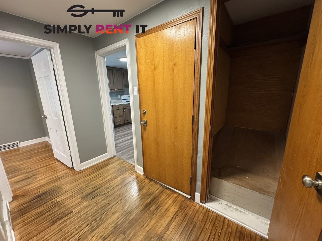 520 Hayward Ave - Photo 4 of 14