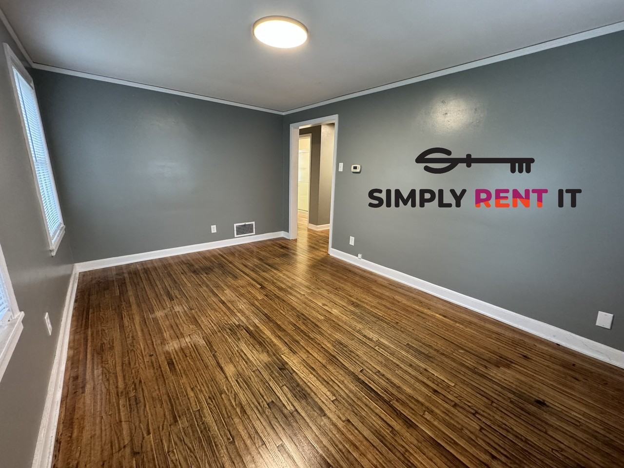 520 Hayward Ave - Photo 5 of 14