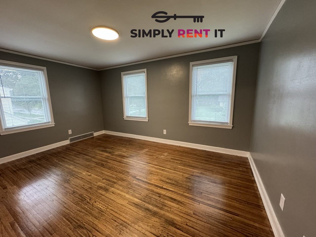 520 Hayward Ave - Photo 6 of 14
