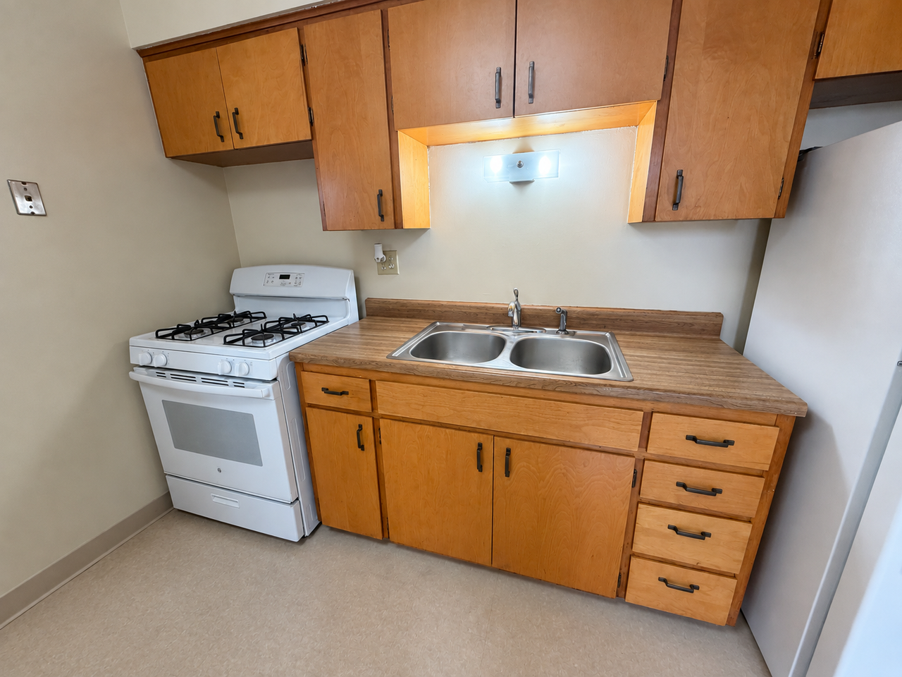 1807 12th St #3D - Photo 3 of 11