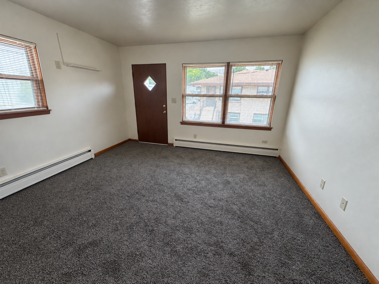 1807 12th St #3D - Photo 4 of 11