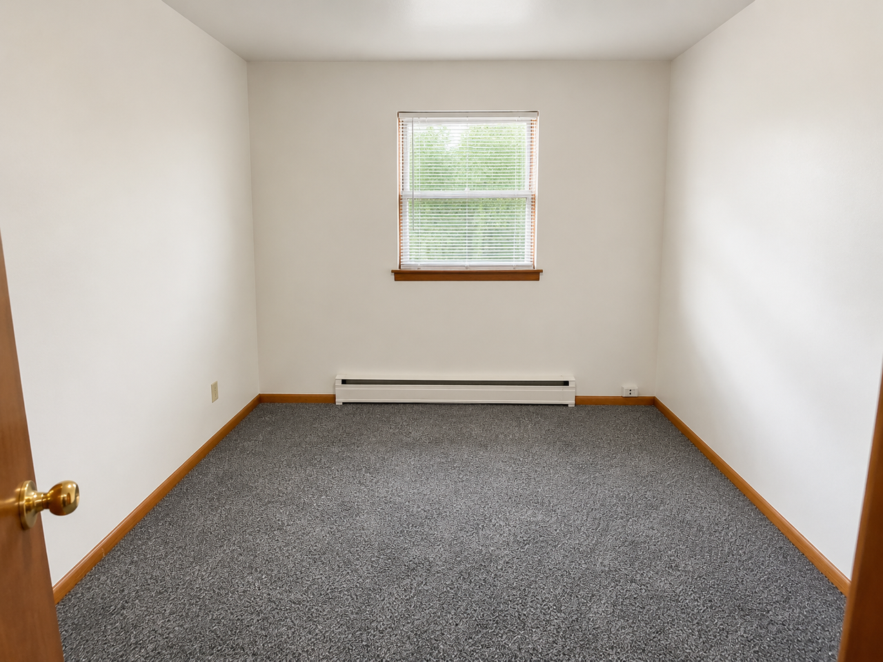 1807 12th St #3D - Photo 6 of 11