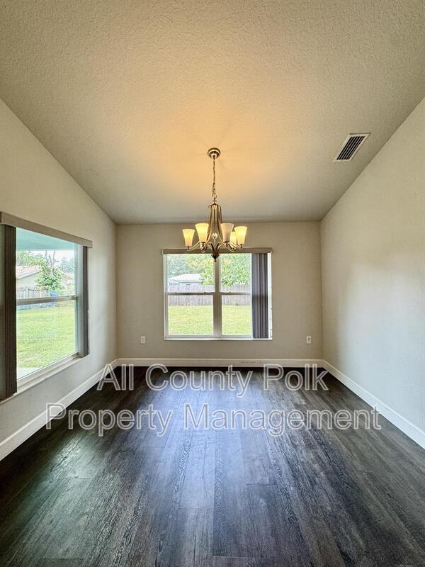 535 Holloway Shores Dr - Photo 5 of 37
