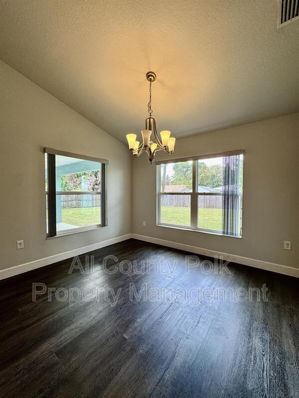 535 Holloway Shores Dr - Photo 6 of 37