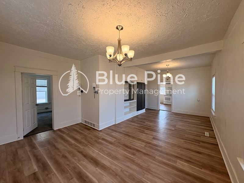 508 E 13th St #1 - Photo 3 of 22