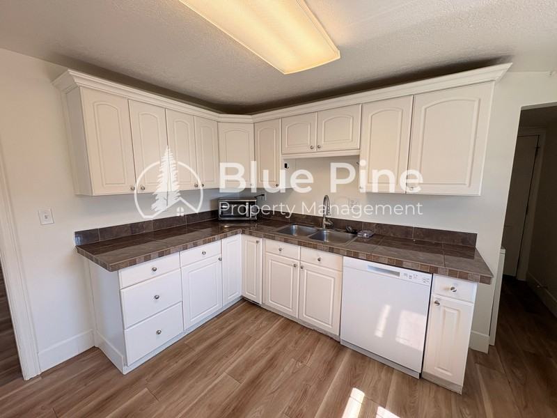 508 E 13th St #1 - Photo 6 of 22