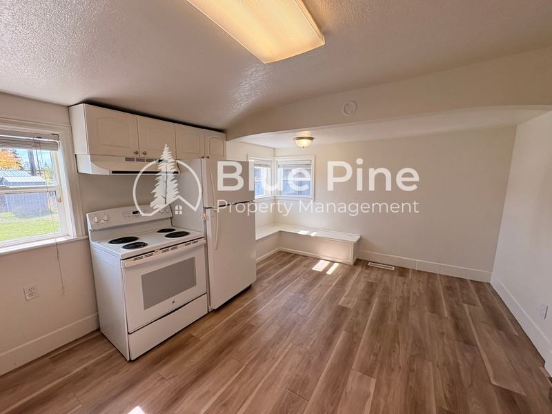 508 E 13th St #1 - Photo 7 of 22