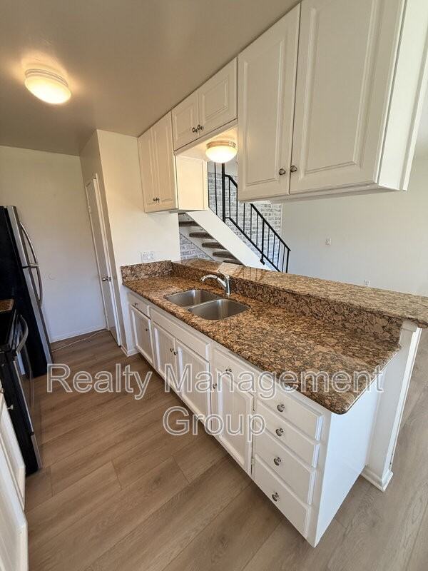 9846 Mission Viejo Ct #2 - Photo 5 of 17