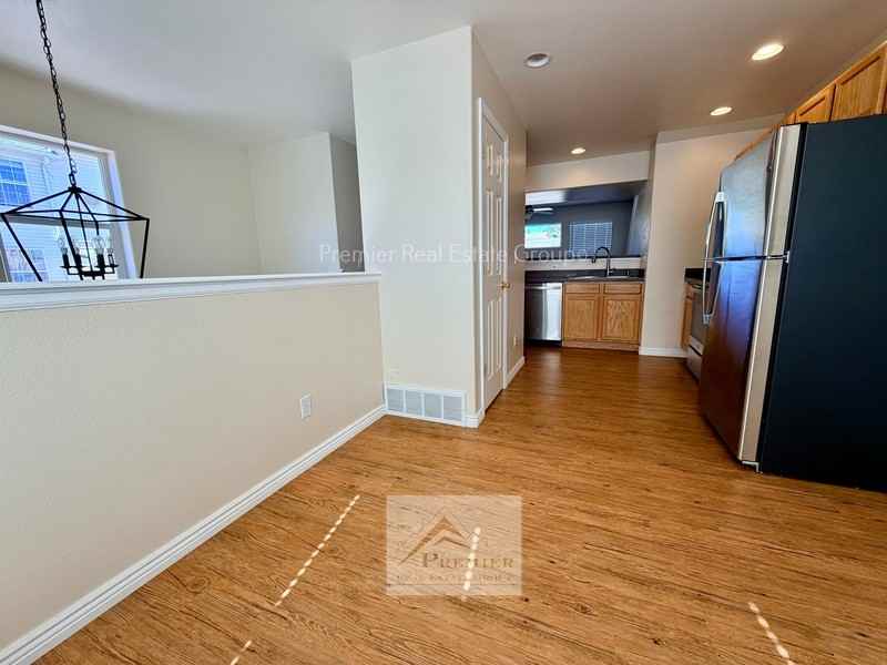 66 Vale Cir - Photo 2 of 16