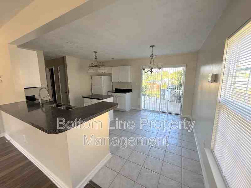 10415 Katie Creek Ct - Photo 5 of 24