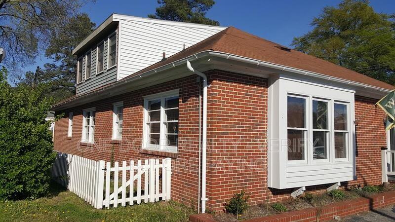 1107A Richmond Rd - Photo 2 of 12