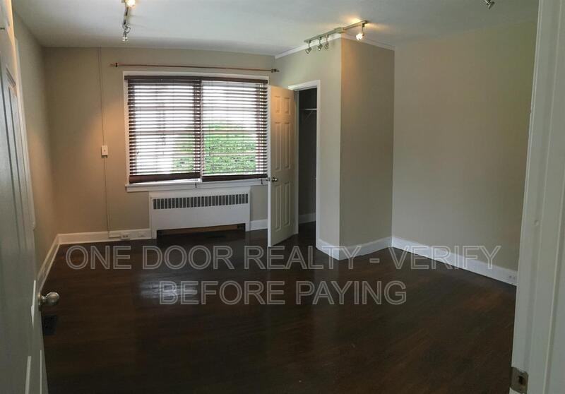 1107A Richmond Rd - Photo 7 of 12
