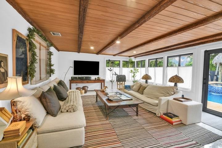 1167 Jason Way - Photo 5 of 8