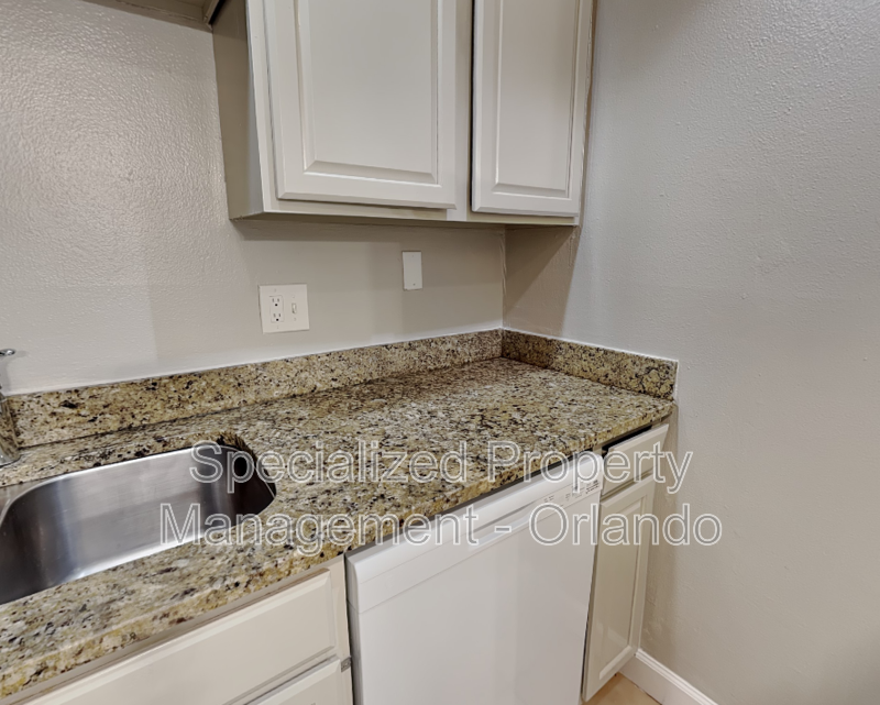 918 Lake Destiny Rd #E - Photo 3 of 25