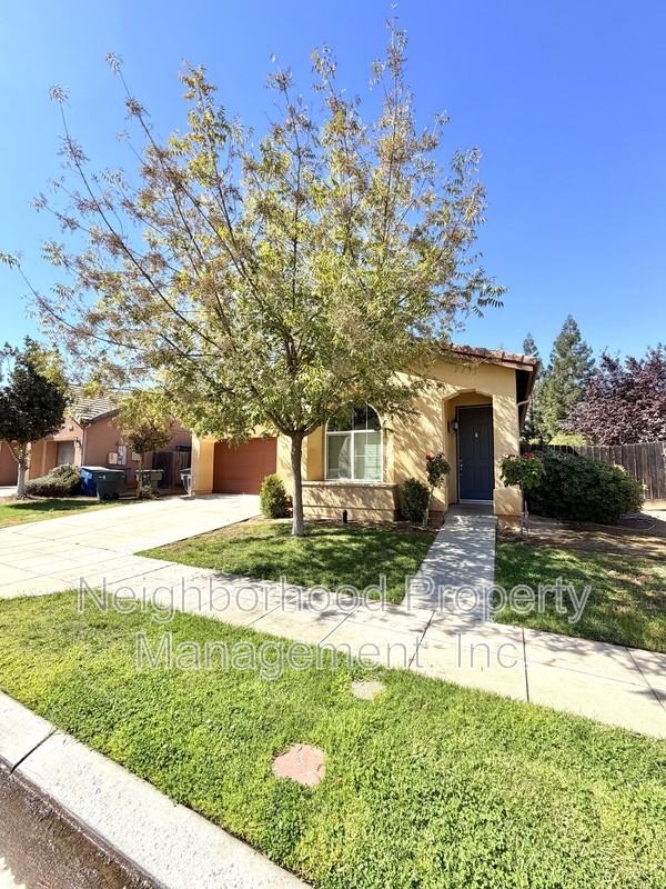 10593 N Sierra Vista Ave - Photo 2 of 10