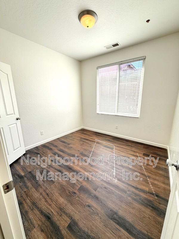 10593 N Sierra Vista Ave - Photo 4 of 10