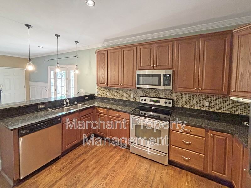 708 Bennett St #A - Photo 6 of 22