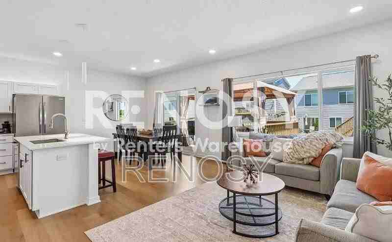1011 Polk St - Photo 4 of 33