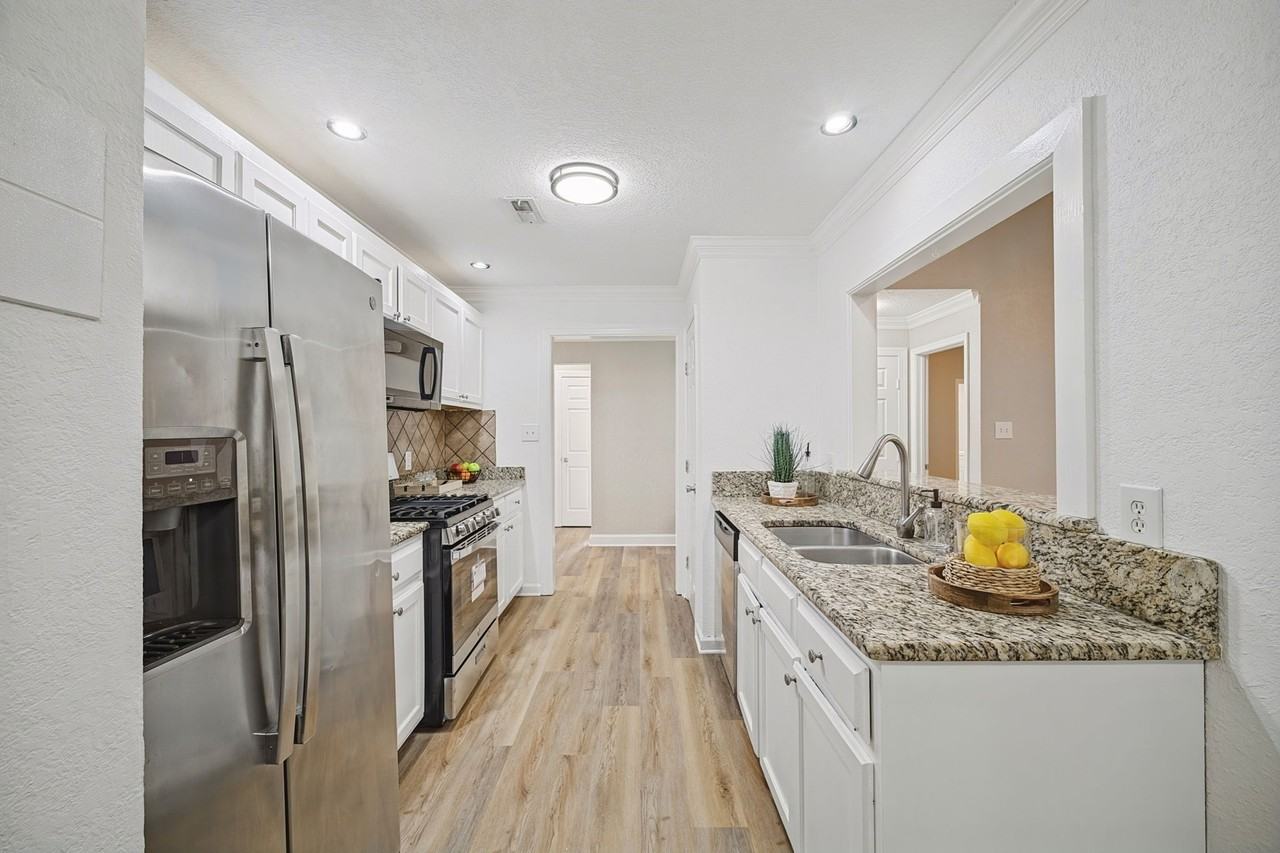 1812 Bernstein Dr - Photo 6 of 30