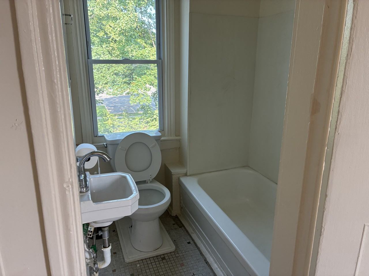 7 Lamberton Park #4 - Photo 2 of 3