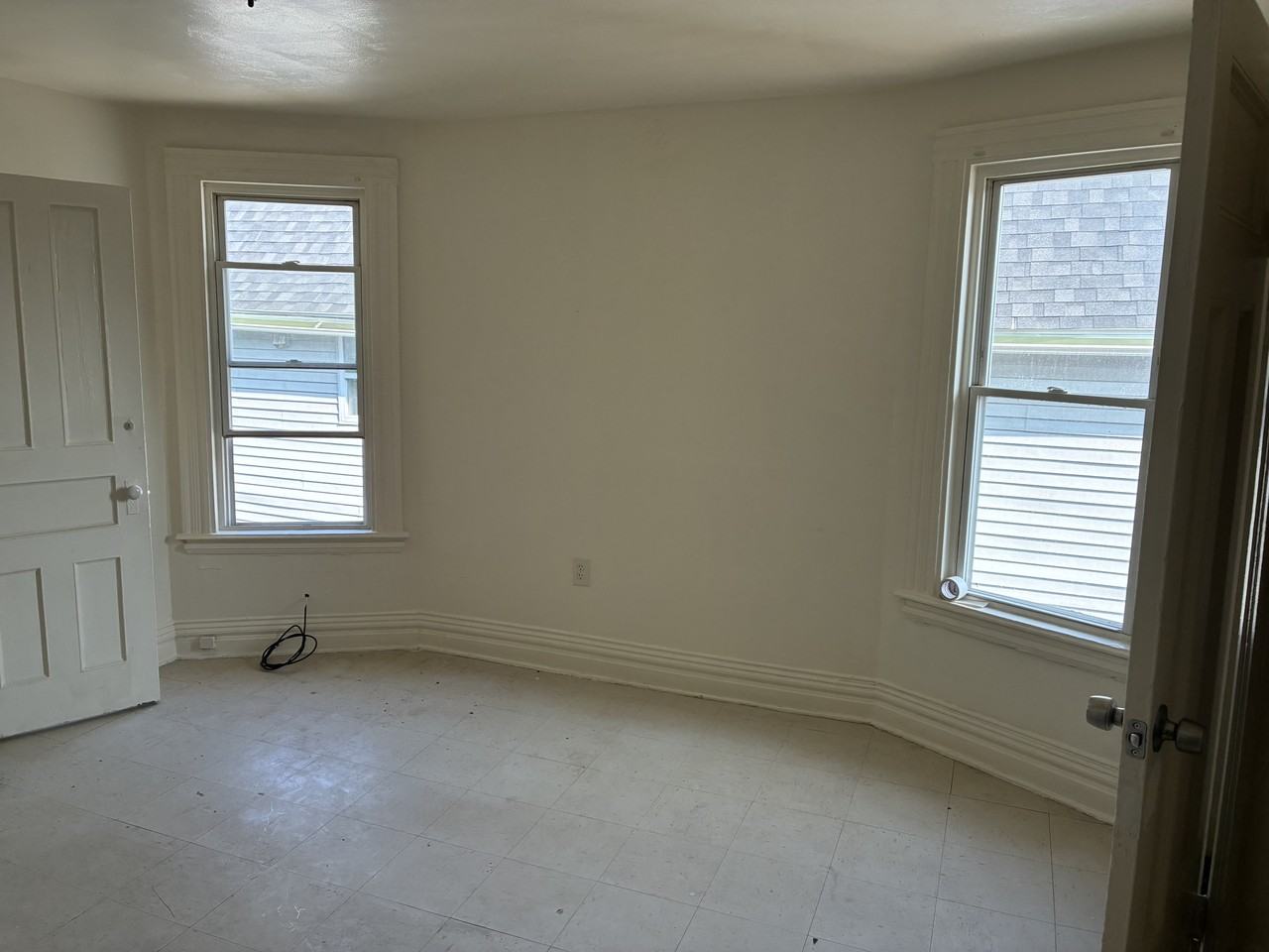 7 Lamberton Park #4 - Photo 3 of 3
