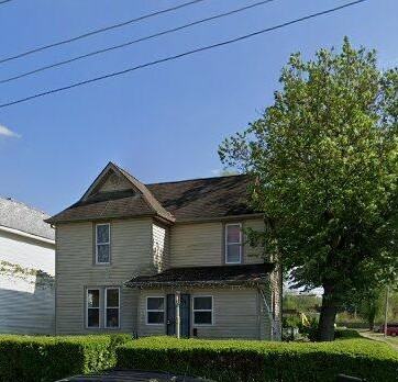 713 W Adams St - Photo 2 of 3