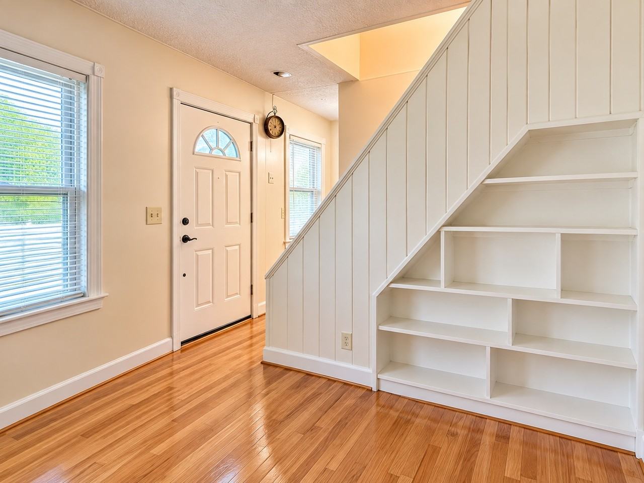15 E Walnut St - Photo 2 of 9