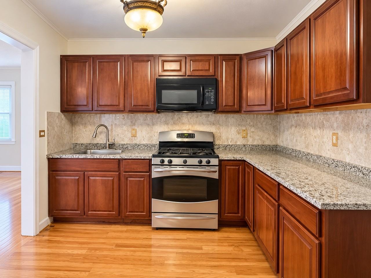 15 E Walnut St - Photo 3 of 9
