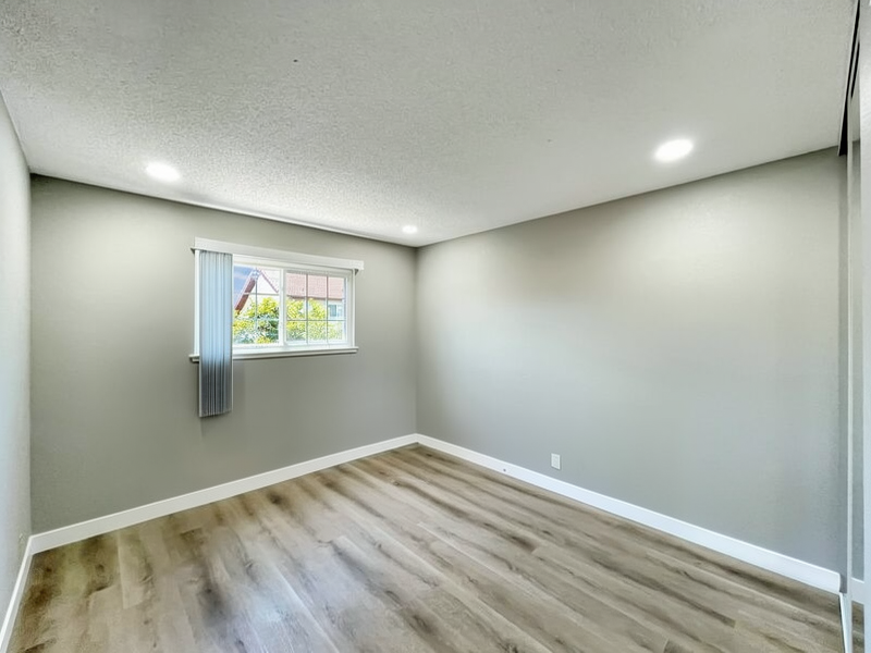 1806 Blackmore Ct - Photo 2 of 13