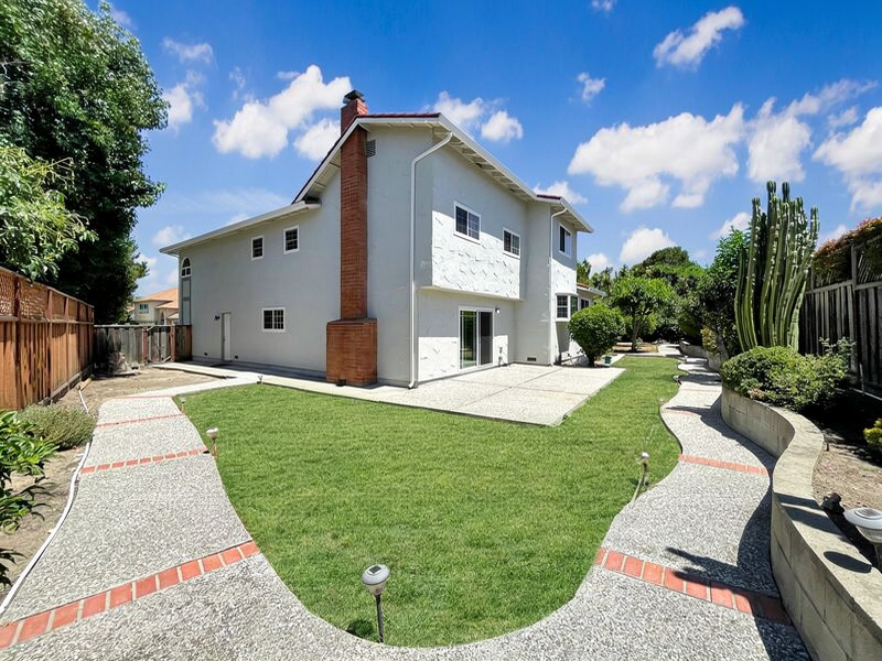 1806 Blackmore Ct - Photo 6 of 13