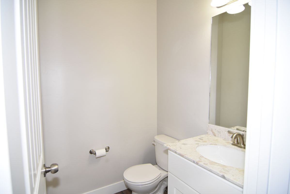 956 W Academy Dr - Photo 6 of 36