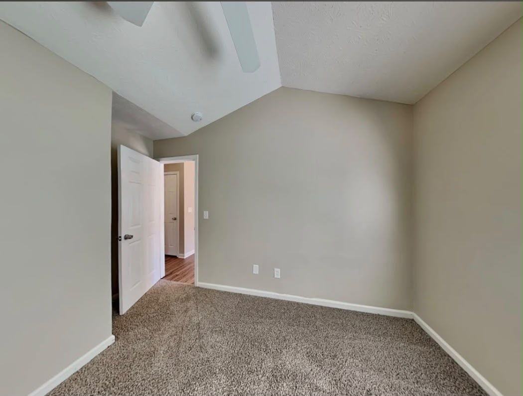 421 Autumn Lake Ct ##143 - Photo 3 of 12
