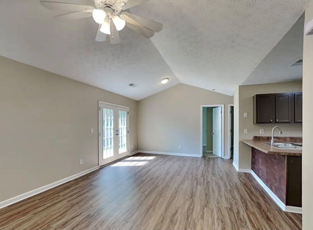 421 Autumn Lake Ct ##143 - Photo 7 of 12