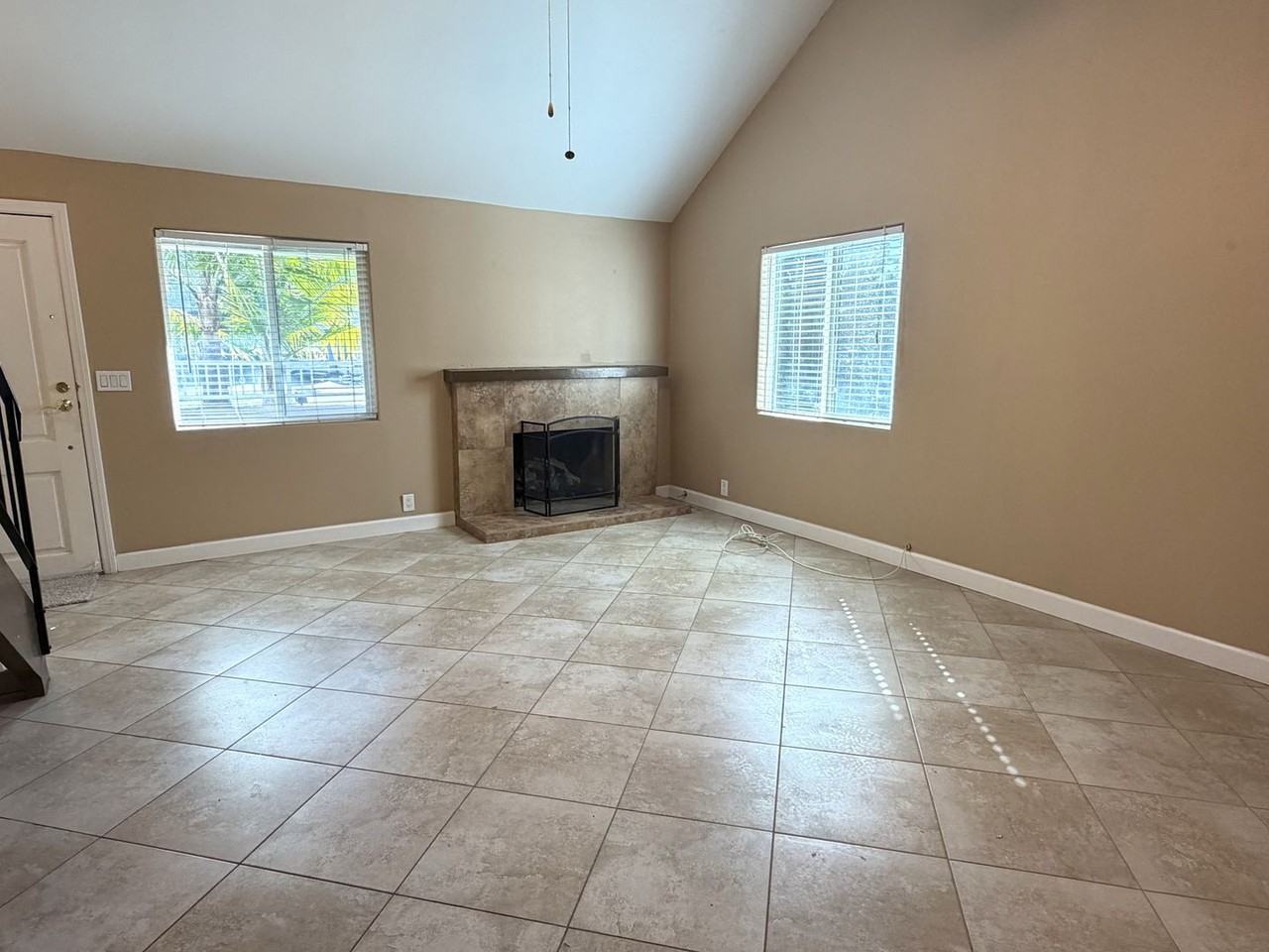 488 N Richard St - Photo 4 of 17