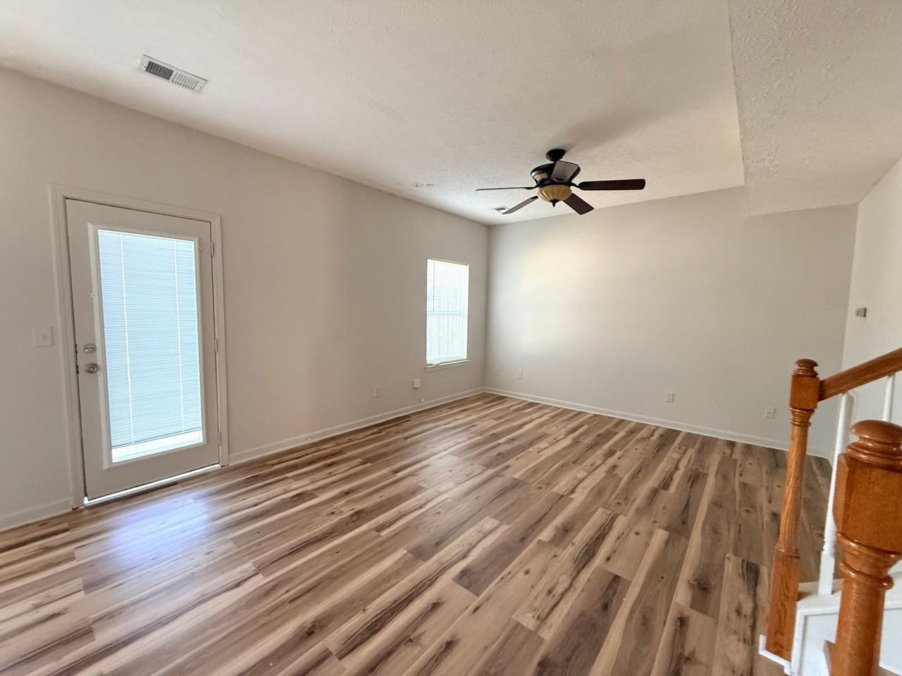 1515 Bridgecrest Dr - Photo 4 of 25
