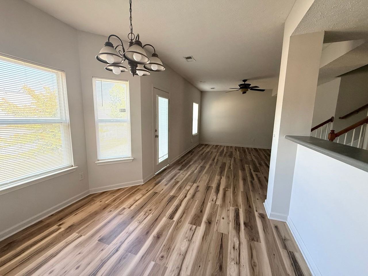 1515 Bridgecrest Dr - Photo 5 of 25