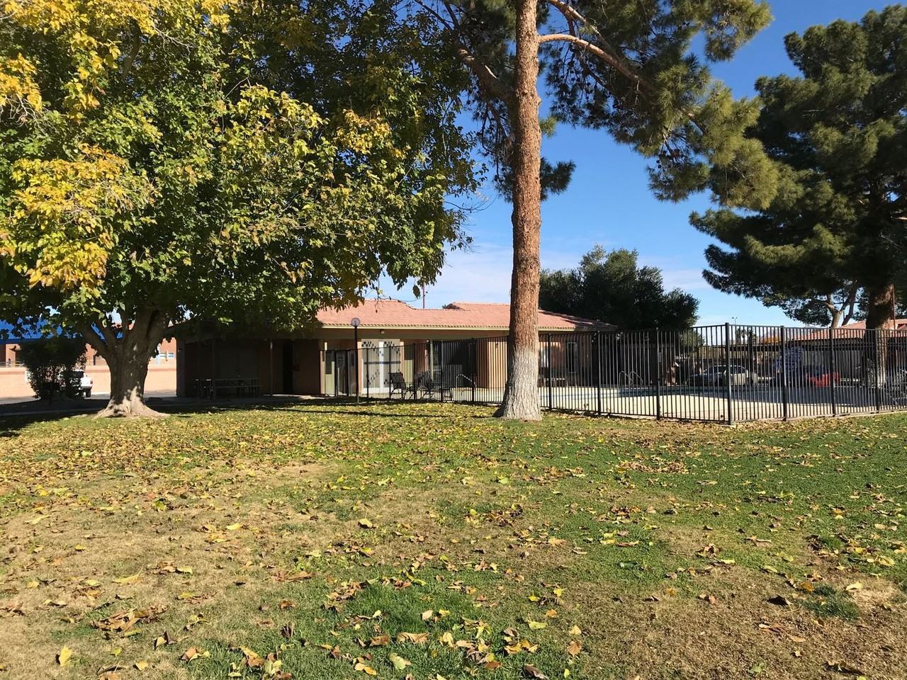 445 N Lamb Blvd - Photo 3 of 14